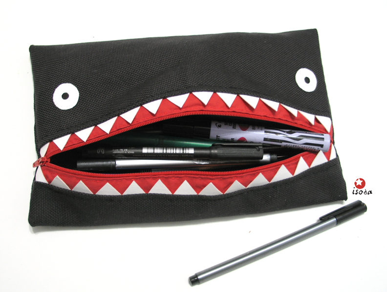 monster_case_by_grelin_machin.jpg