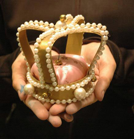 cherrio_crown_by_soraame.jpg
