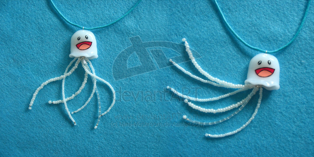 Nelly_the_Jellyfish_necklace_by_Mimi_Mushroom.jpg