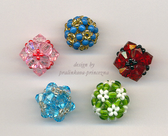 Beaded_balls_by_pralinkova_princezna.jpg